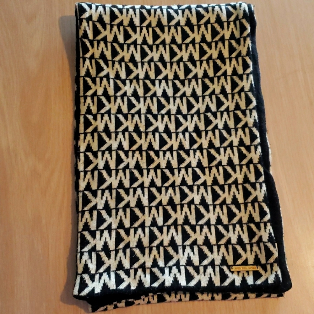 Michael Kors black and white Scarf
